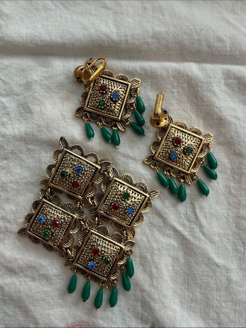 Sarah Coventry Vintage Multi-Stone Dangle Earrings with Green Beads